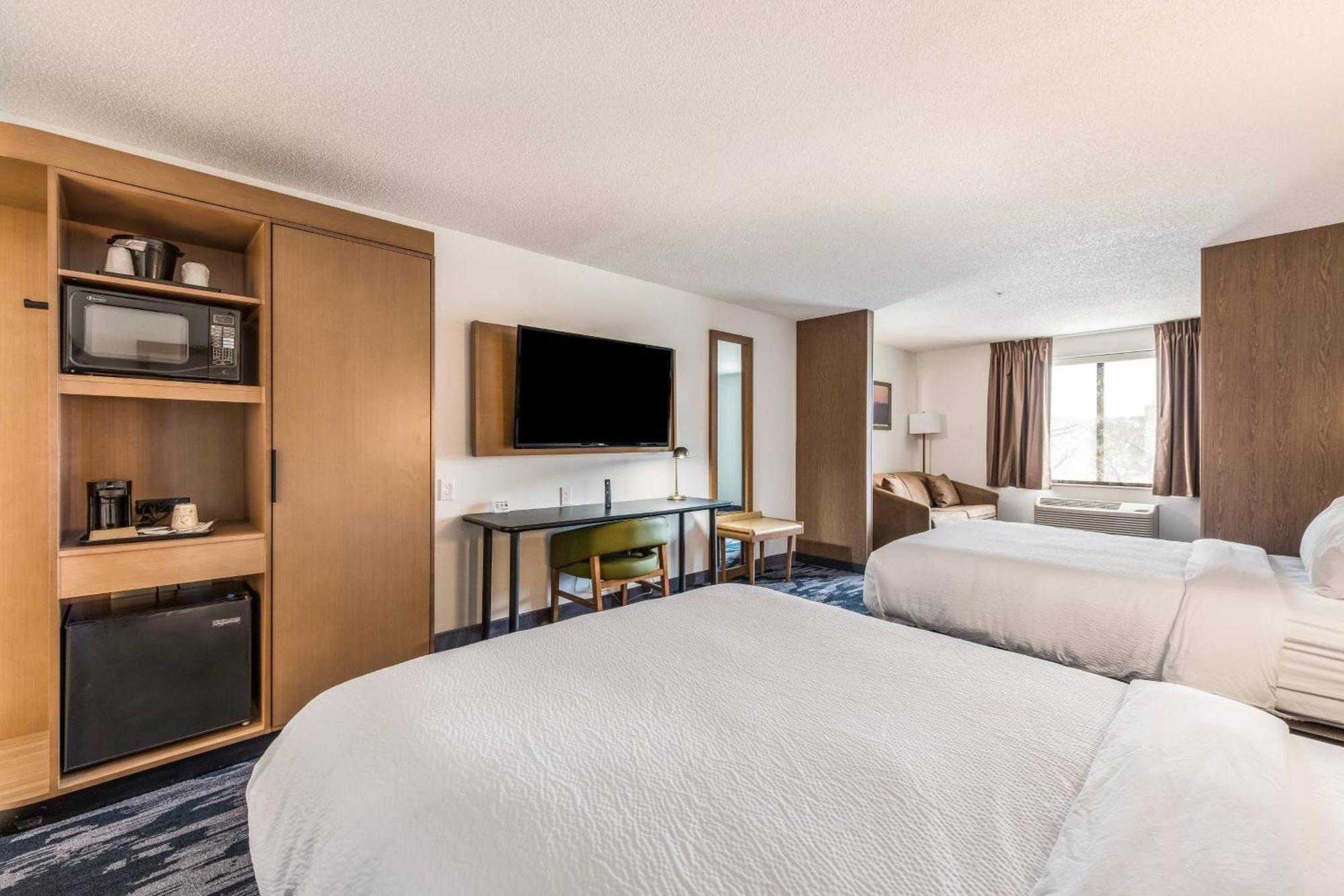 Fairfield By Marriott Inn & Suites Greensboro Coliseum Area Exteriör bild